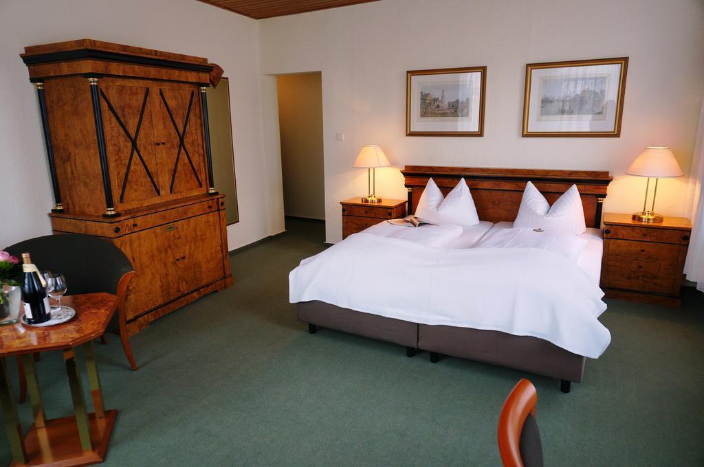Hotel Goldener Anker โบเดนแวร์เดอร์ ห้อง รูปภาพ
