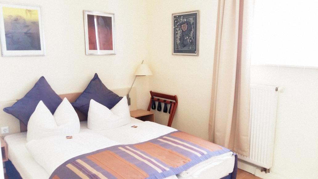 Hotel Goldener Anker โบเดนแวร์เดอร์ ภายนอก รูปภาพ